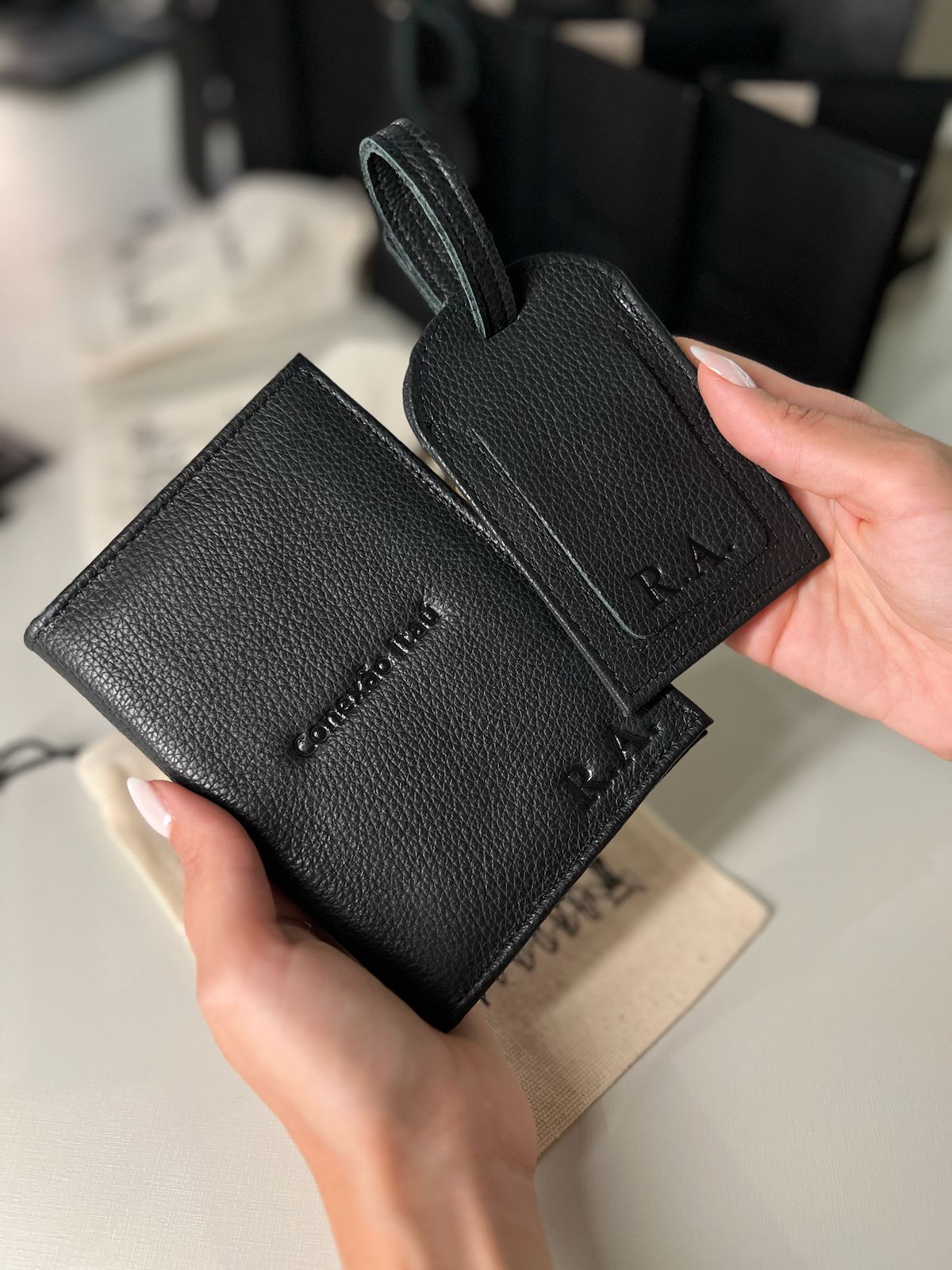 Kit Porta Passaporte + Tag