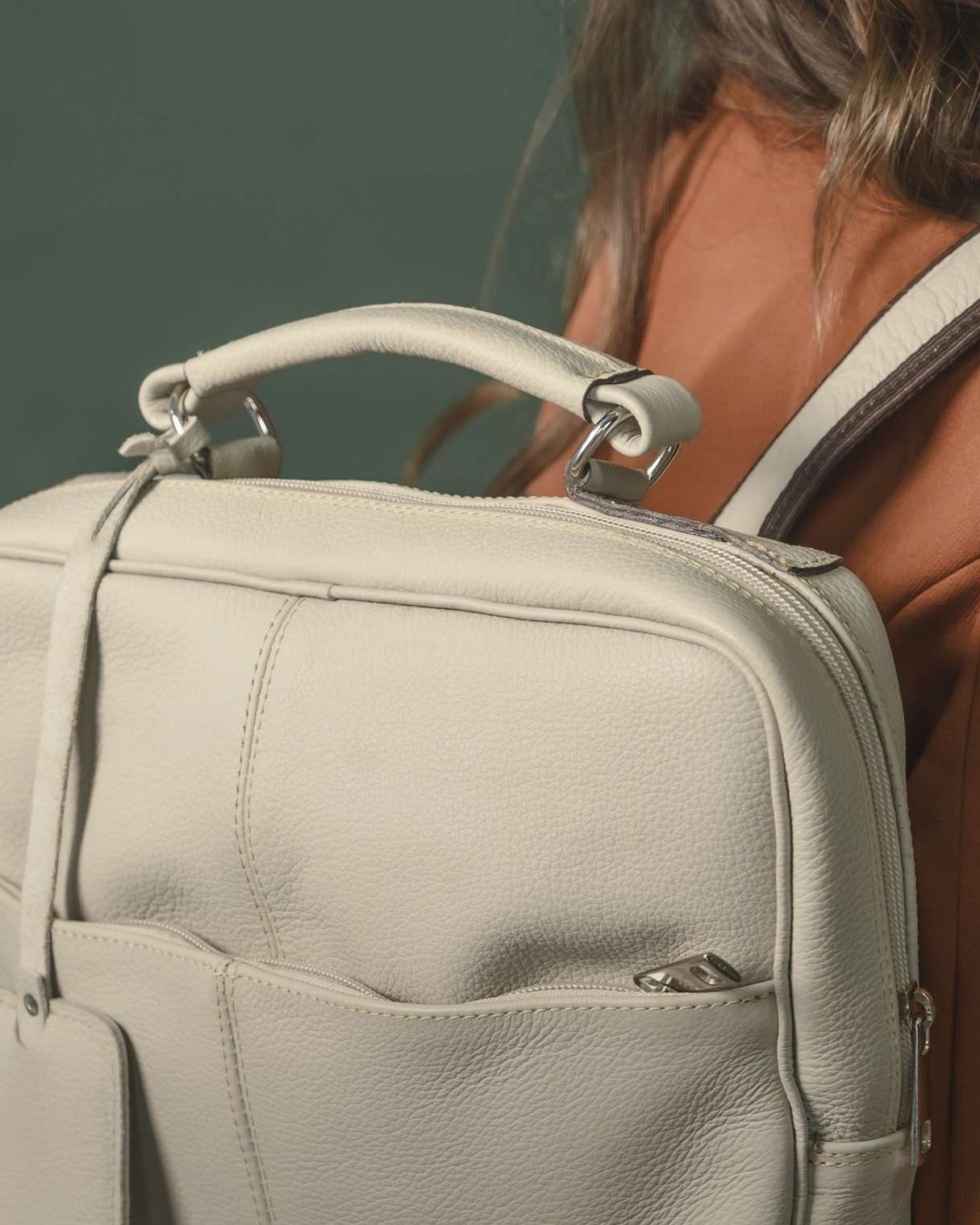 Mochila Slim em couro legítimo